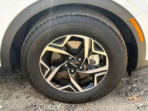 Used 2025 Kia Sportage LX image 27