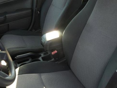 Used 2012 Dodge Caliber SXT image 7