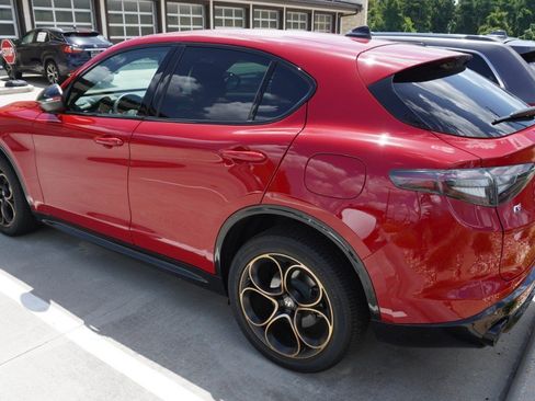 Used 2025 Alfa Romeo Stelvio Sprint AWD/4WD image 7