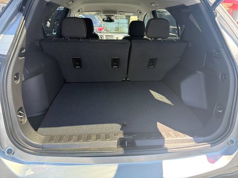 Used 2024 Chevrolet Equinox LT FWD image 24