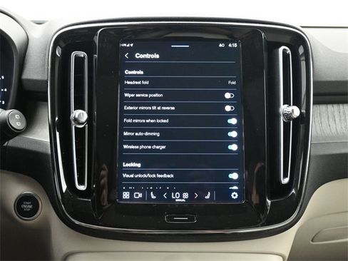 Used 2024 Volvo XC40 B5 Plus image 16