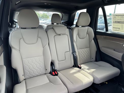 New 2026 Volvo XC90 B6 Core image 10