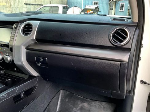 Used 2016 Toyota Tundra SR5 image 18