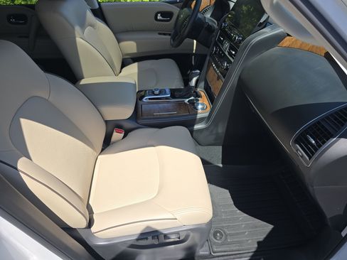 Used 2024 Nissan Armada SL w/ Captain's Chairs Package AWD/4WD image 31