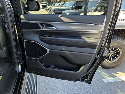 New 2026 Jeep Grand Wagoneer Limited image 34