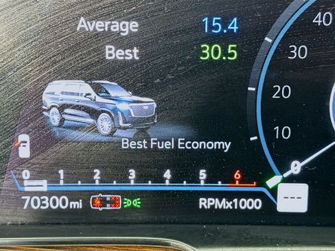 Used 2022 Cadillac Escalade Premium Luxury image 12