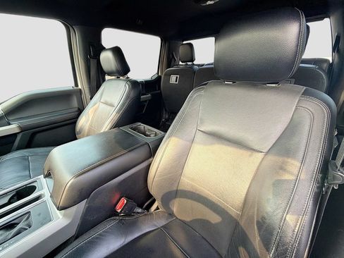 Used 2015 Ford F150 Lariat RWD image 11