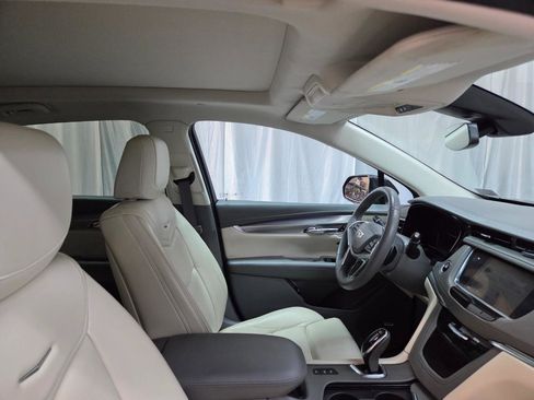 Used 2017 Cadillac XT5 Premium Luxury w/ Advanced Security Package image 28