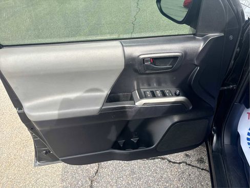 Used 2020 Toyota Tacoma SR5 image 20