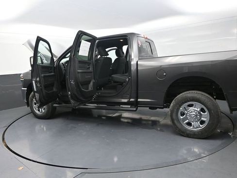 New 2026 RAM 2500 Tradesman AWD/4WD image 34
