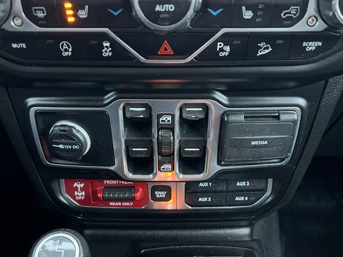 Used 2020 Jeep Wrangler Unlimited Rubicon image 25