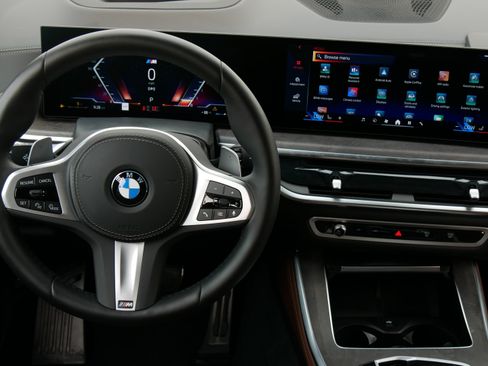 Used 2026 BMW X5 xDrive40i w/ M Sport Package AWD/4WD image 16