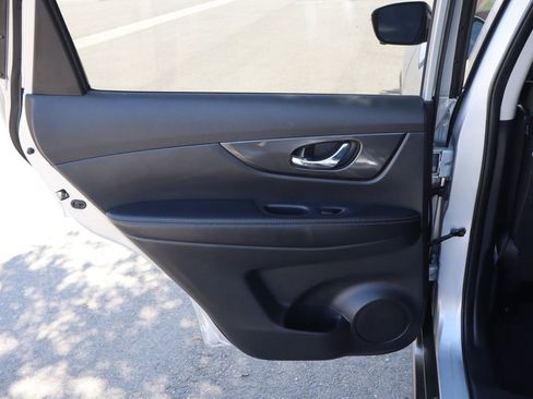 Used 2020 Nissan Rogue SV w/ Premium Package AWD/4WD image 24