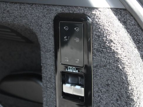 Used 2024 Land Rover Range Rover Autobiography image 51