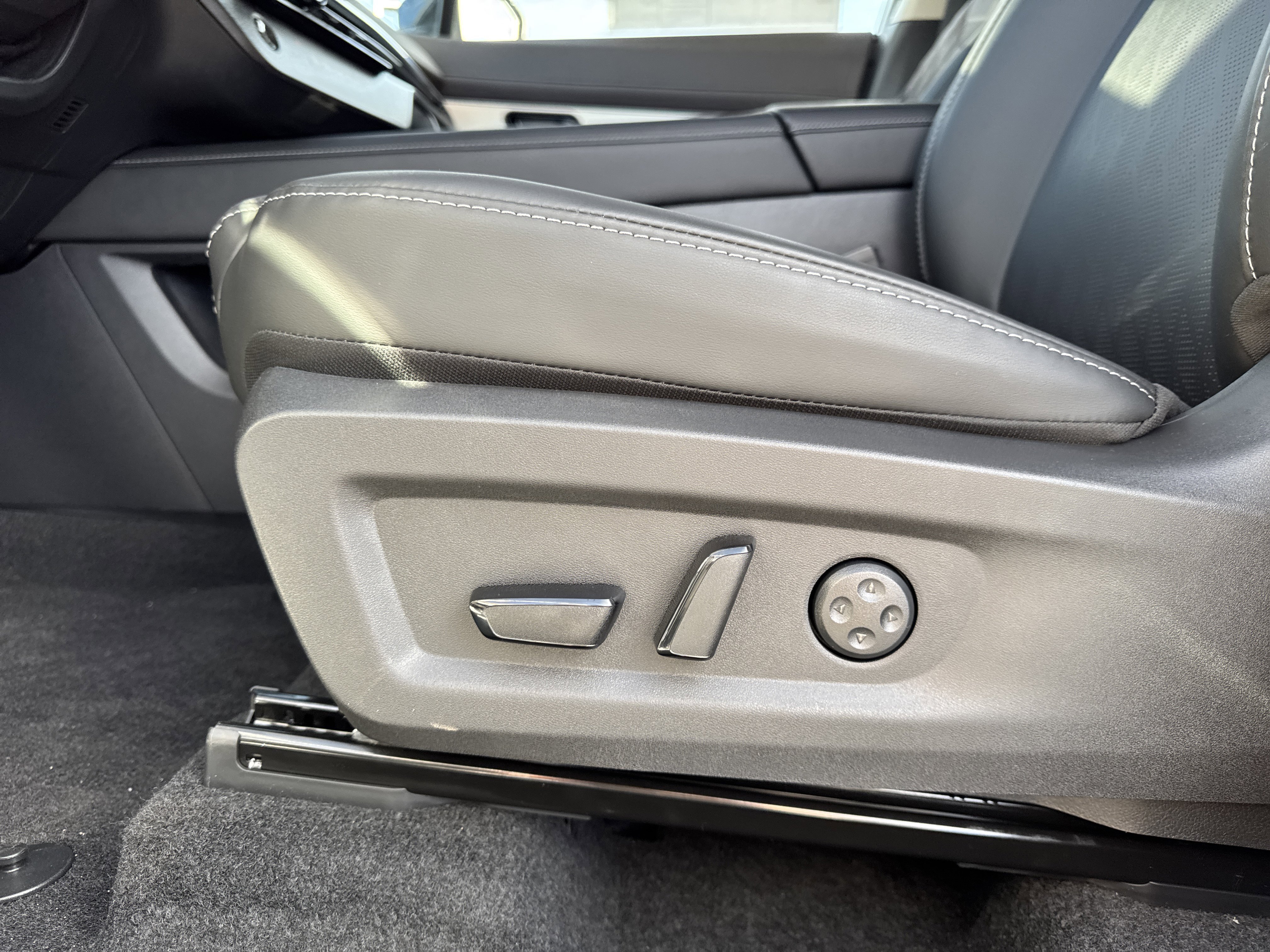 New 2026 Nissan Murano Platinum w/ Cargo Package AWD/4WD image 12