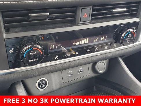 Used 2022 Nissan Rogue S image 20