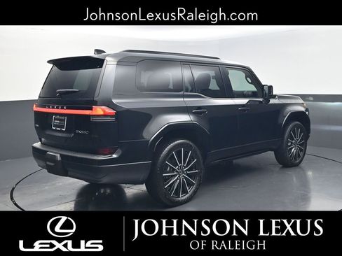 Certified 2025 Lexus GX 550 w/ Cold Area Package image 9