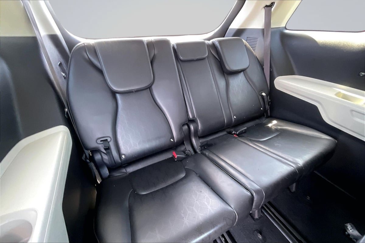 Used 2022 Kia Carnival LX FWD image 28