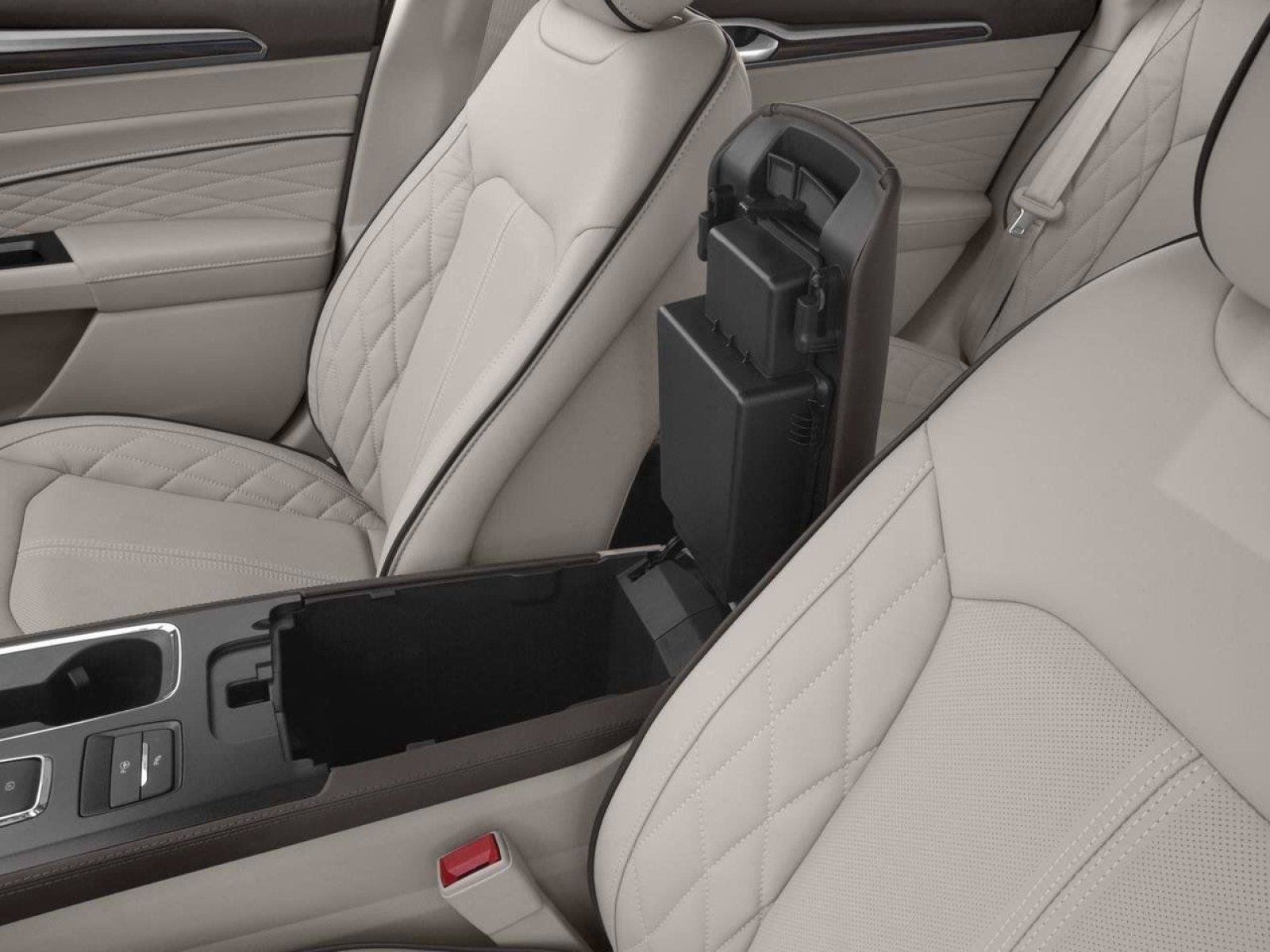 Used 2018 Ford Fusion Platinum FWD image 11