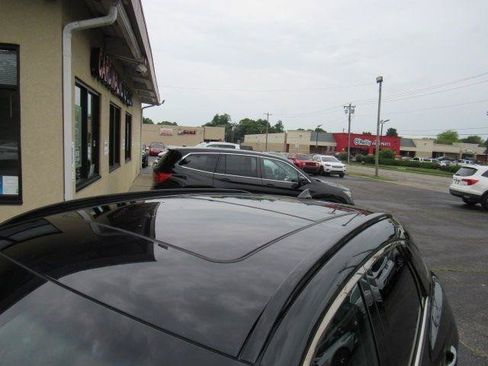Used 2022 Genesis GV70 2.5T w/ Sport Prestige Package AWD/4WD image 6