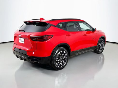 Used 2023 Chevrolet Blazer RS w/ Enhanced Convenience Package image 8