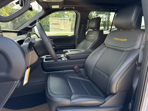 New 2025 Ford Expedition Tremor image 8