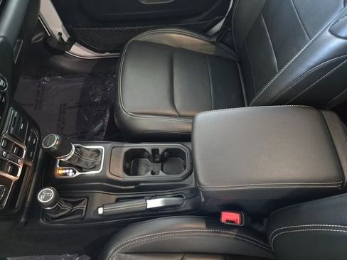 Used 2021 Jeep Gladiator Overland image 24