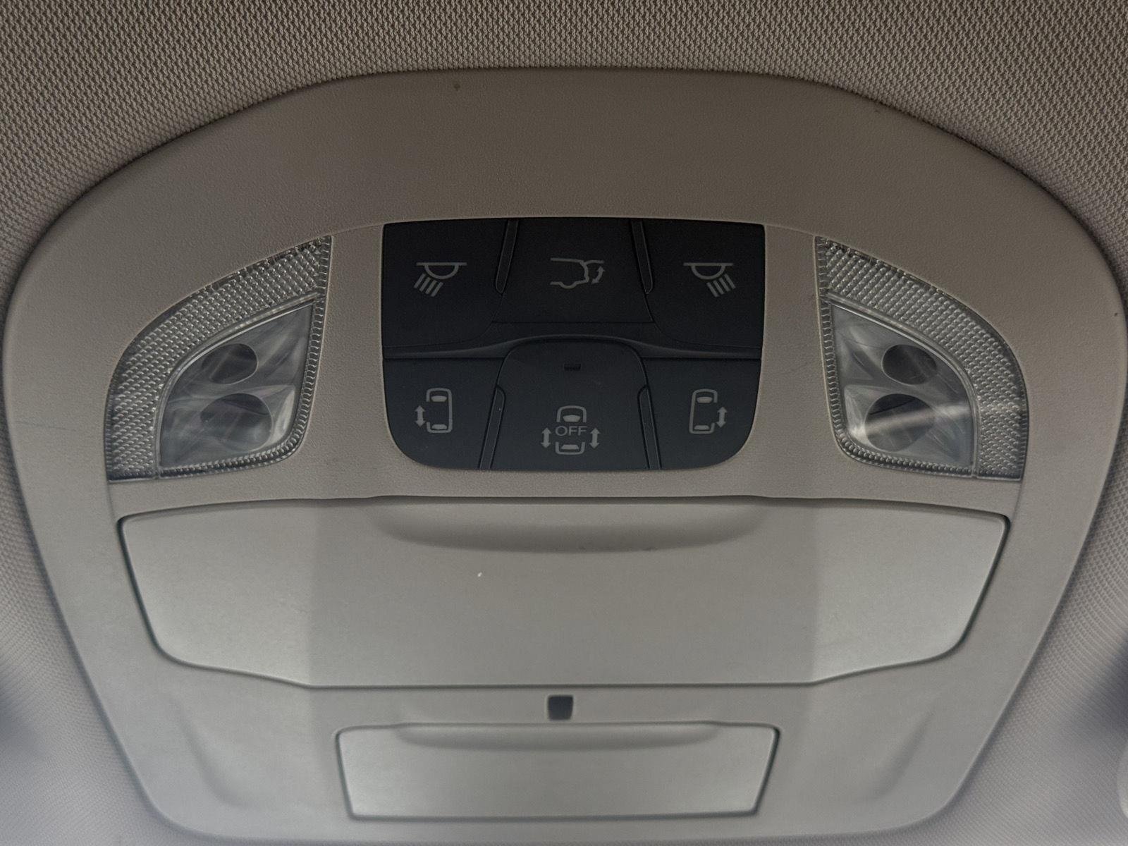Used 2018 Chrysler Pacifica Touring-L Plus FWD image 43