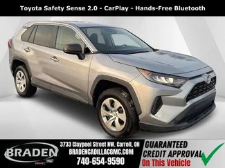Used 2022 Toyota RAV4 LE video 1