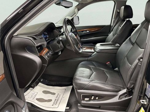 Used 2016 Cadillac Escalade ESV Luxury AWD/4WD image 16
