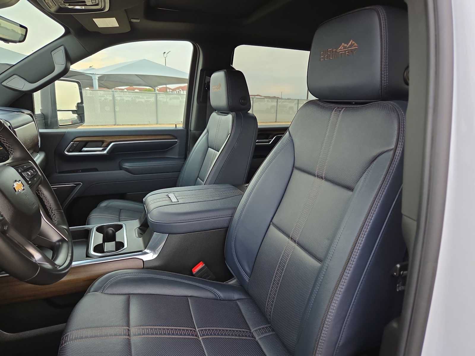 Used 2025 Chevrolet Silverado 3500 High Country w/ Technology Package AWD/4WD image 15