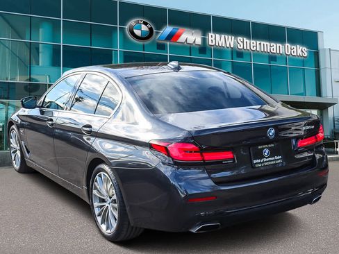 Used 2022 BMW 530e w/ Convenience Package image 6
