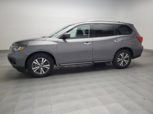 Used 2019 Nissan Pathfinder SV image 2