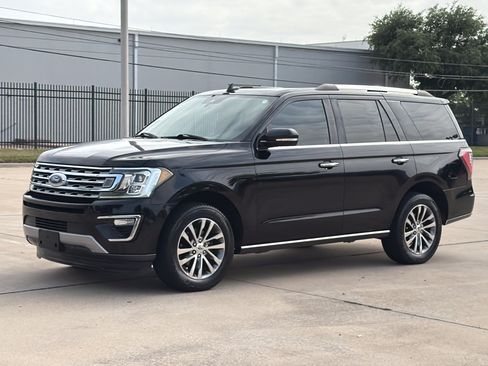 Used 2018 Ford Expedition Limited w/ Equipment Group 301A RWD image 3