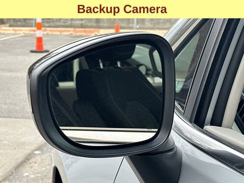 Used 2024 Chrysler Voyager LX image 8