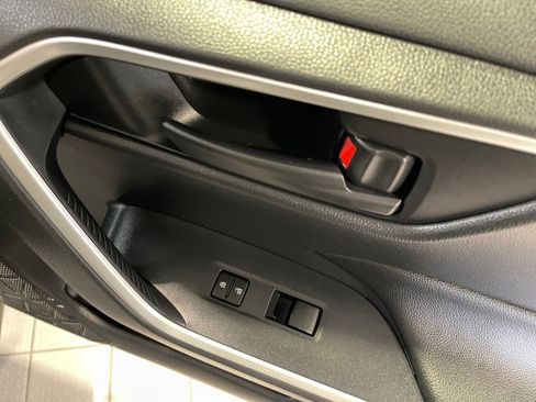 Used 2021 Toyota RAV4 LE image 21