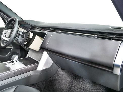 Used 2025 Land Rover Range Rover SE AWD/4WD image 24