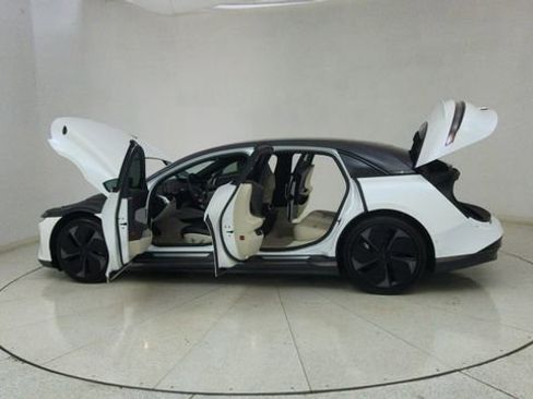 Used 2024 Lucid Air Touring image 73