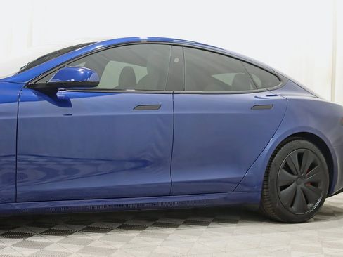Used 2023 Tesla Model S Plaid image 3