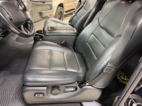 Used 2002 Ford F350 Lariat image 24