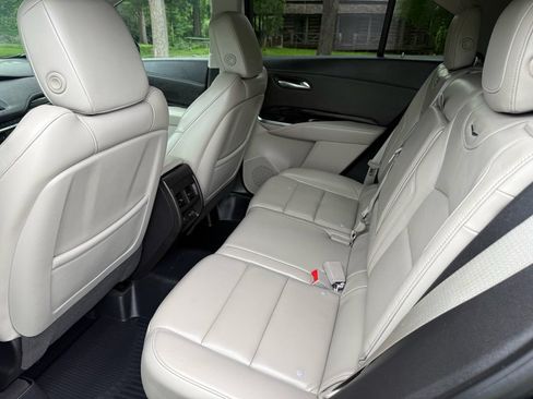 Used 2019 Cadillac XT4 Premium Luxury w/ Cold Weather Package FWD image 29