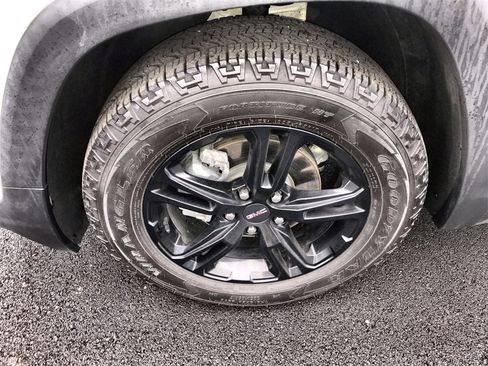 Used 2022 GMC Terrain AT4 w/ LPO, Floor Liner Package image 10