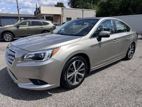 Used 2017 Subaru Legacy 2.5i Limited AWD/4WD image 3