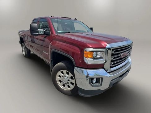 Used 2015 GMC Sierra 2500 SLE w/ SLE Preferred Package AWD/4WD image 2