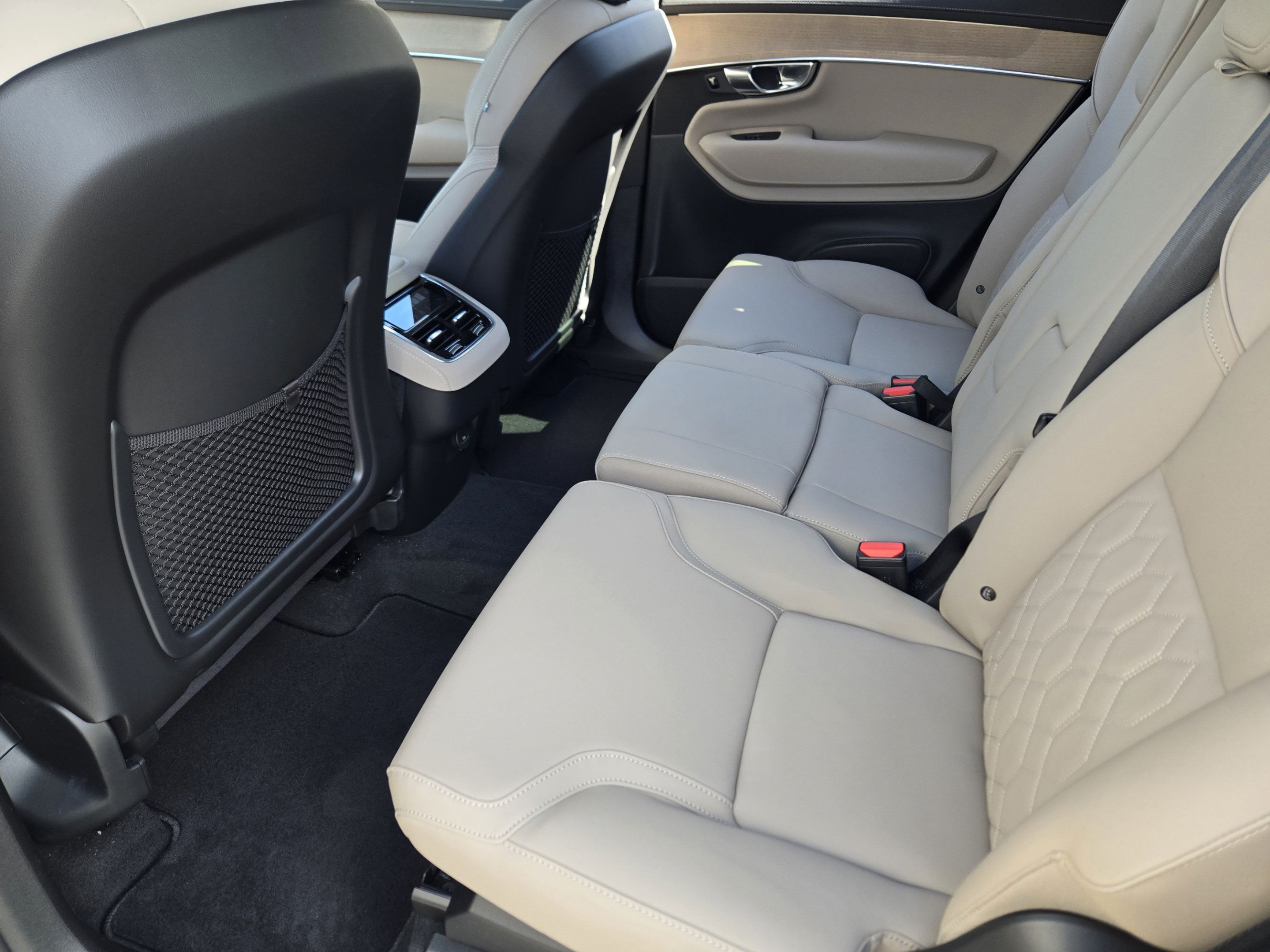 Used 2026 Volvo XC90 B6 Plus w/ Protection Package Premier AWD/4WD image 24