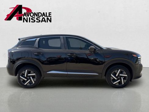 Certified 2025 Nissan Kicks SV FWD image 6