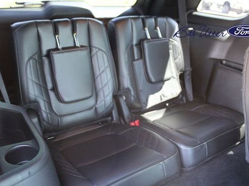 Used 2017 Ford Explorer Platinum image 14