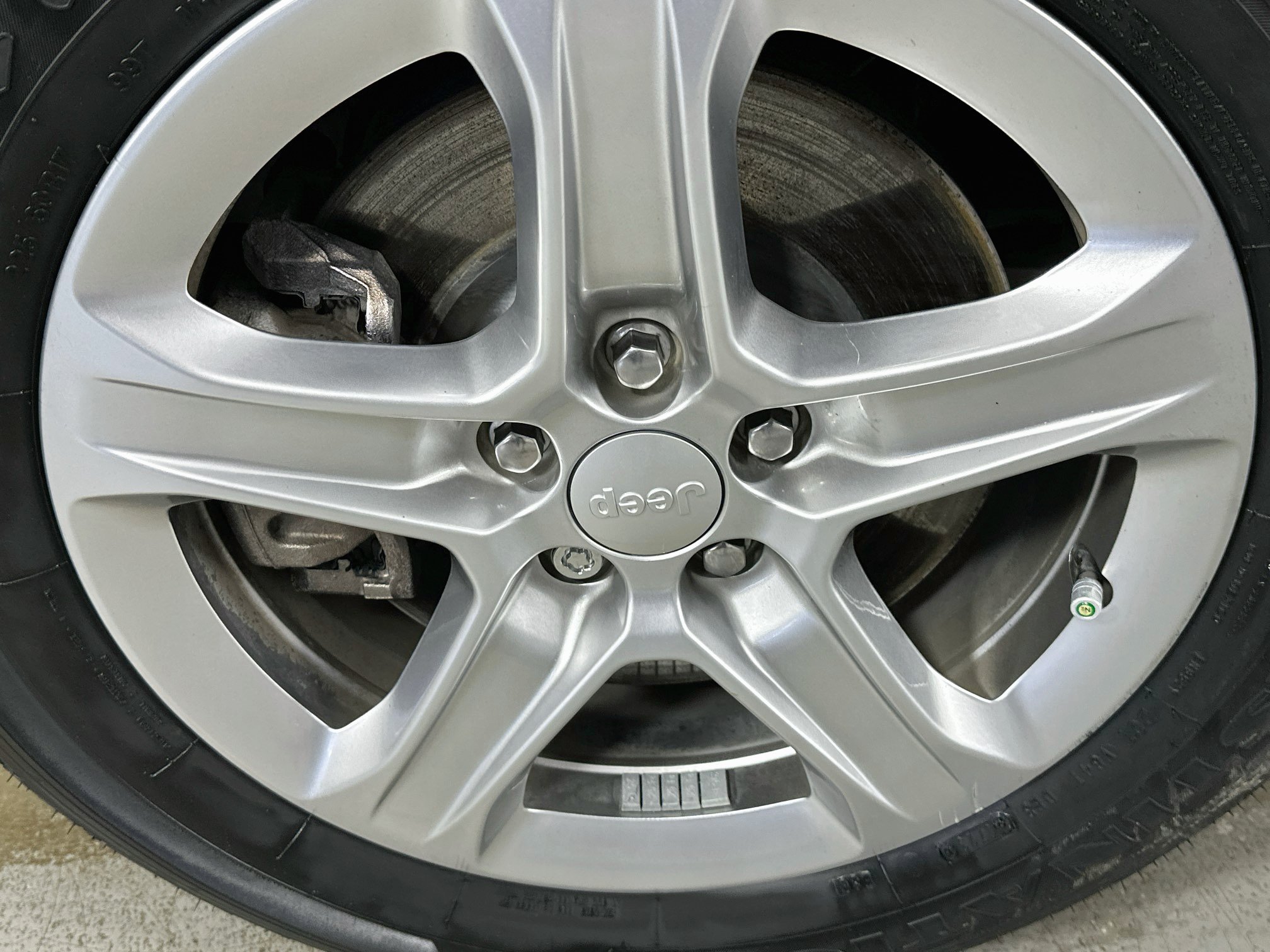 Used 2023 Jeep Compass Latitude AWD/4WD image 29