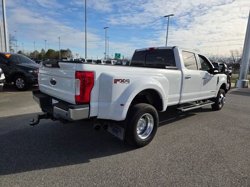 Used 2017 Ford F350 Lariat w/ Chrome Package image 9