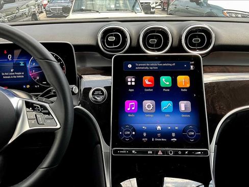 New 2025 Mercedes-Benz GLC 300 GLC 300 image 9